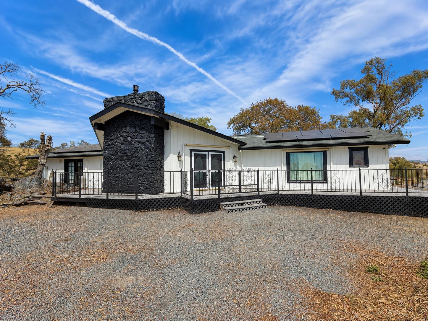 9846 Alamo Dr, La Grange, CA 95329