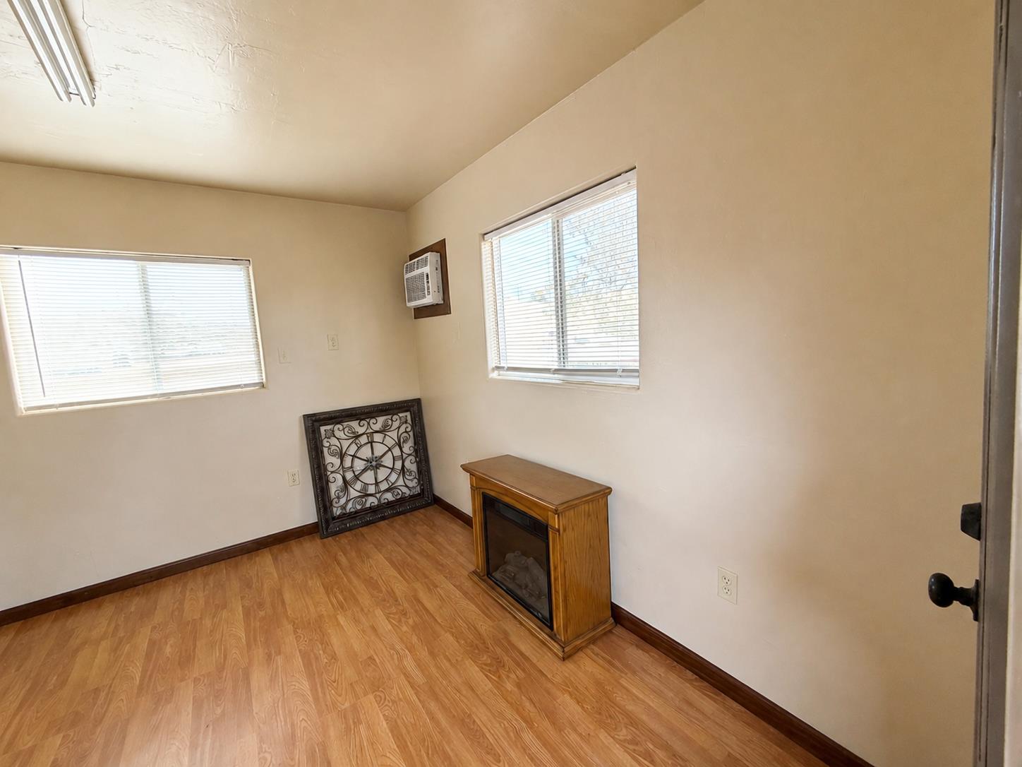 9846 Alamo Dr, La Grange, CA 95329