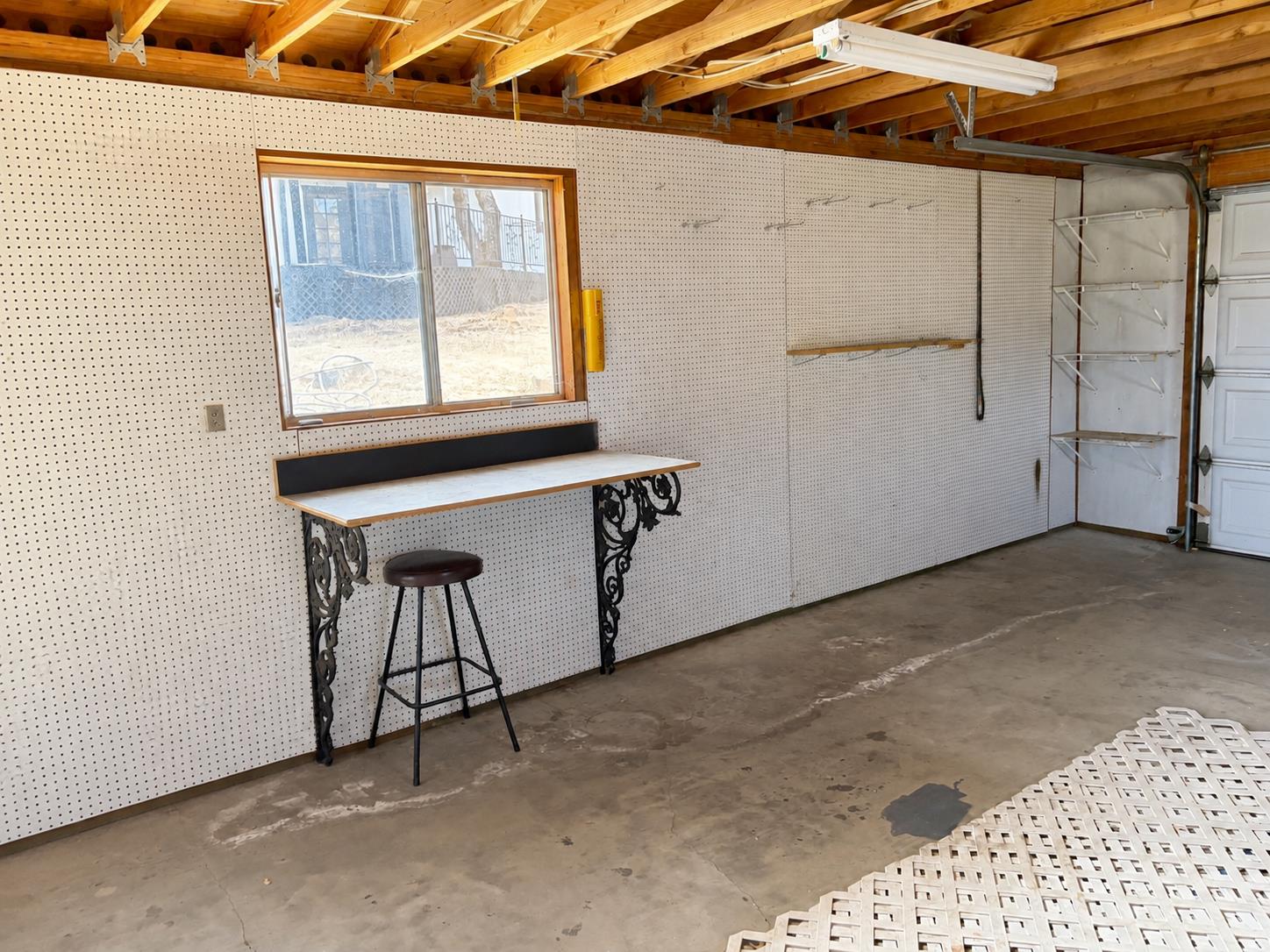 9846 Alamo Dr, La Grange, CA 95329