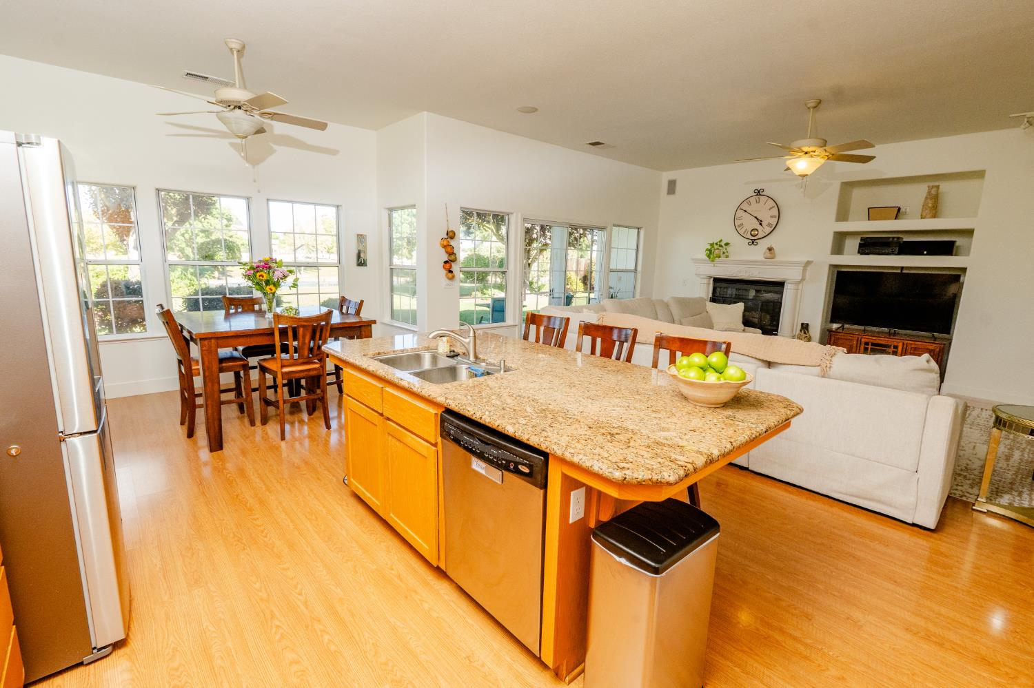 6643 Desert Springs, Chowchilla, CA 93610