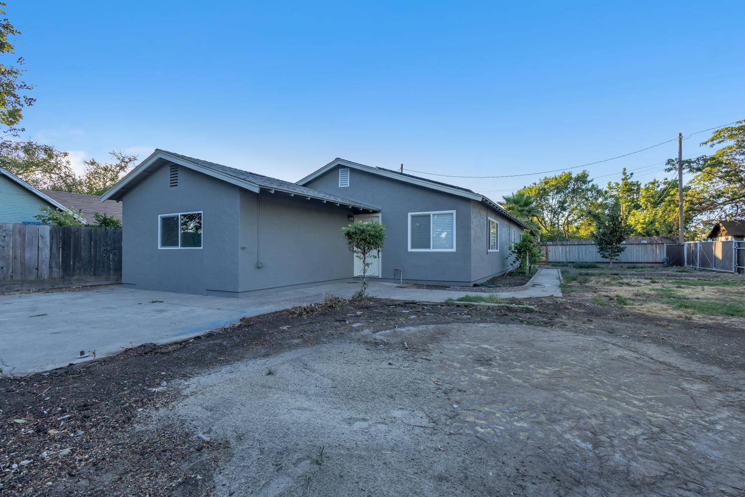 4825 Second St, Modesto, CA 95319