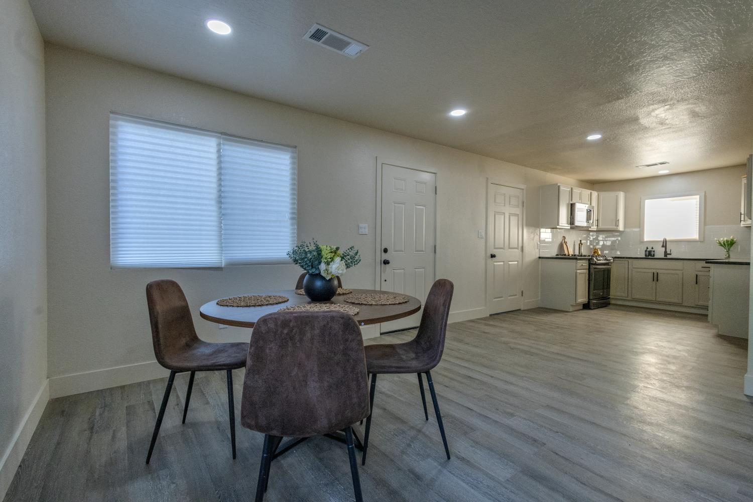 4825 Second St, Modesto, CA 95319