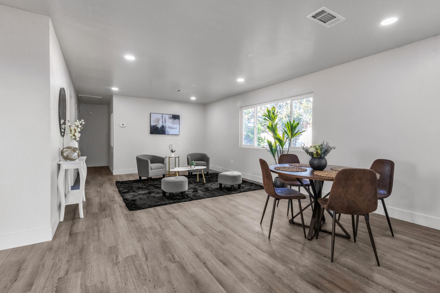 4825 Second St, Modesto, CA 95319