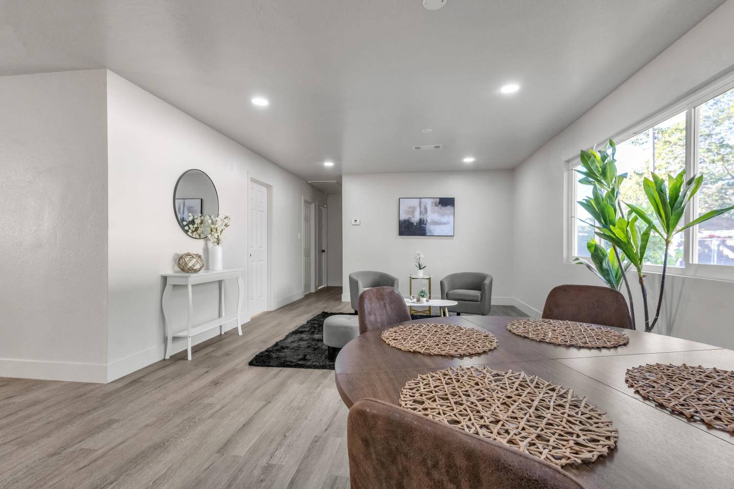 4825 Second St, Modesto, CA 95319