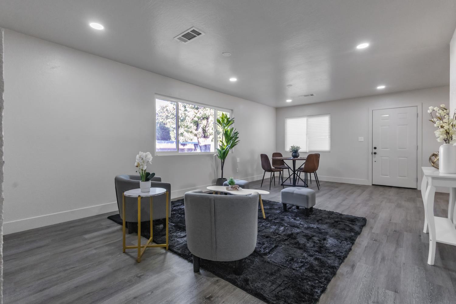 4825 Second St, Modesto, CA 95319