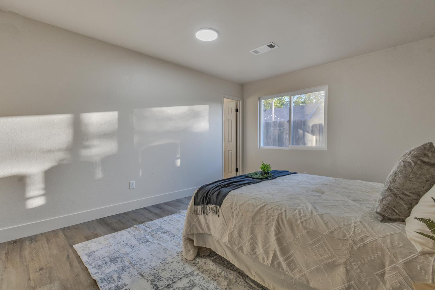 4825 Second St, Modesto, CA 95319