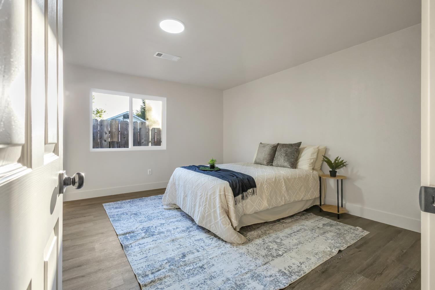 4825 Second St, Modesto, CA 95319