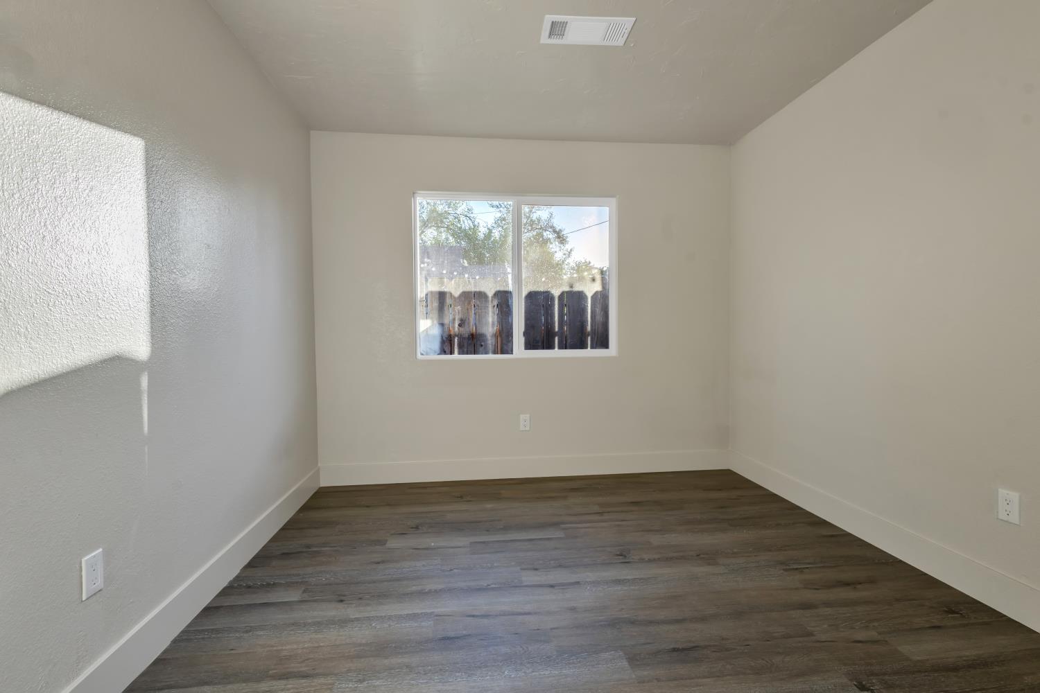 4825 Second St, Modesto, CA 95319