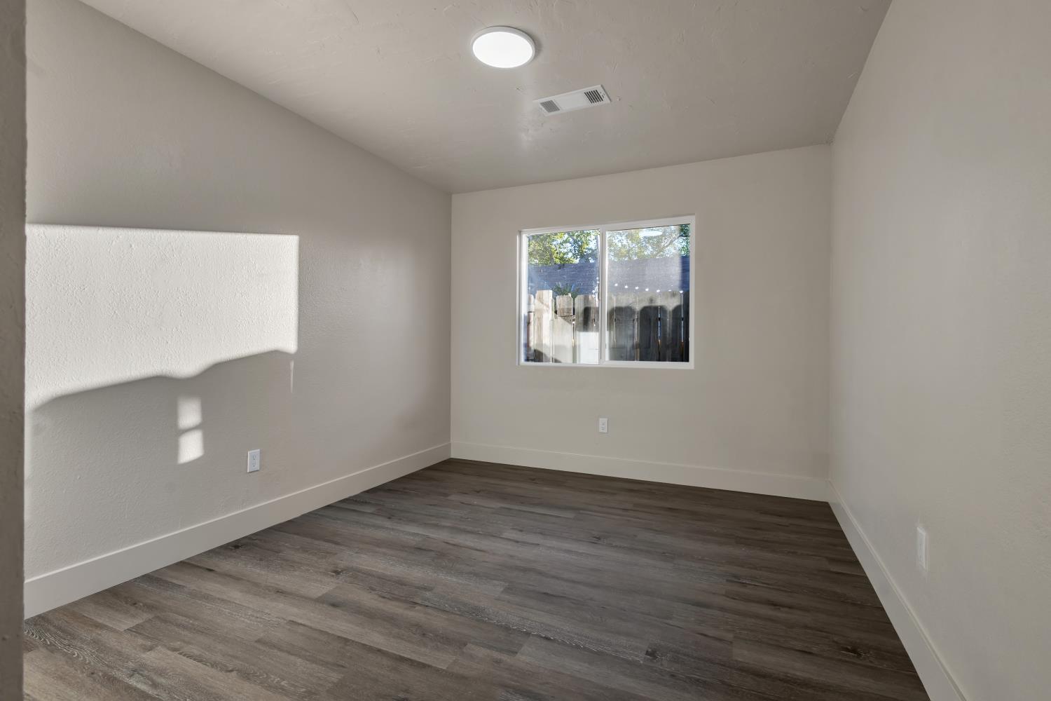 4825 Second St, Modesto, CA 95319