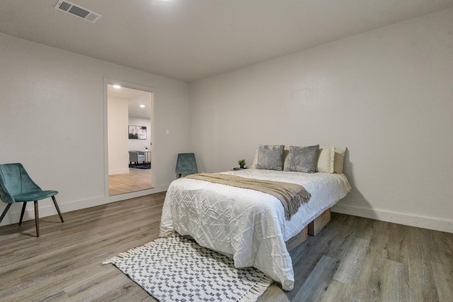 4825 Second St, Modesto, CA 95319