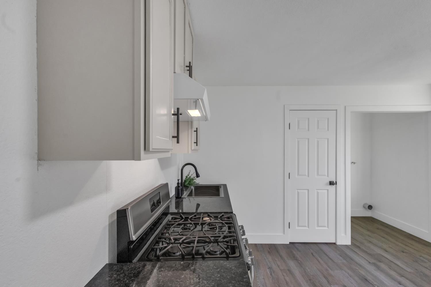 4825 Second St, Modesto, CA 95319