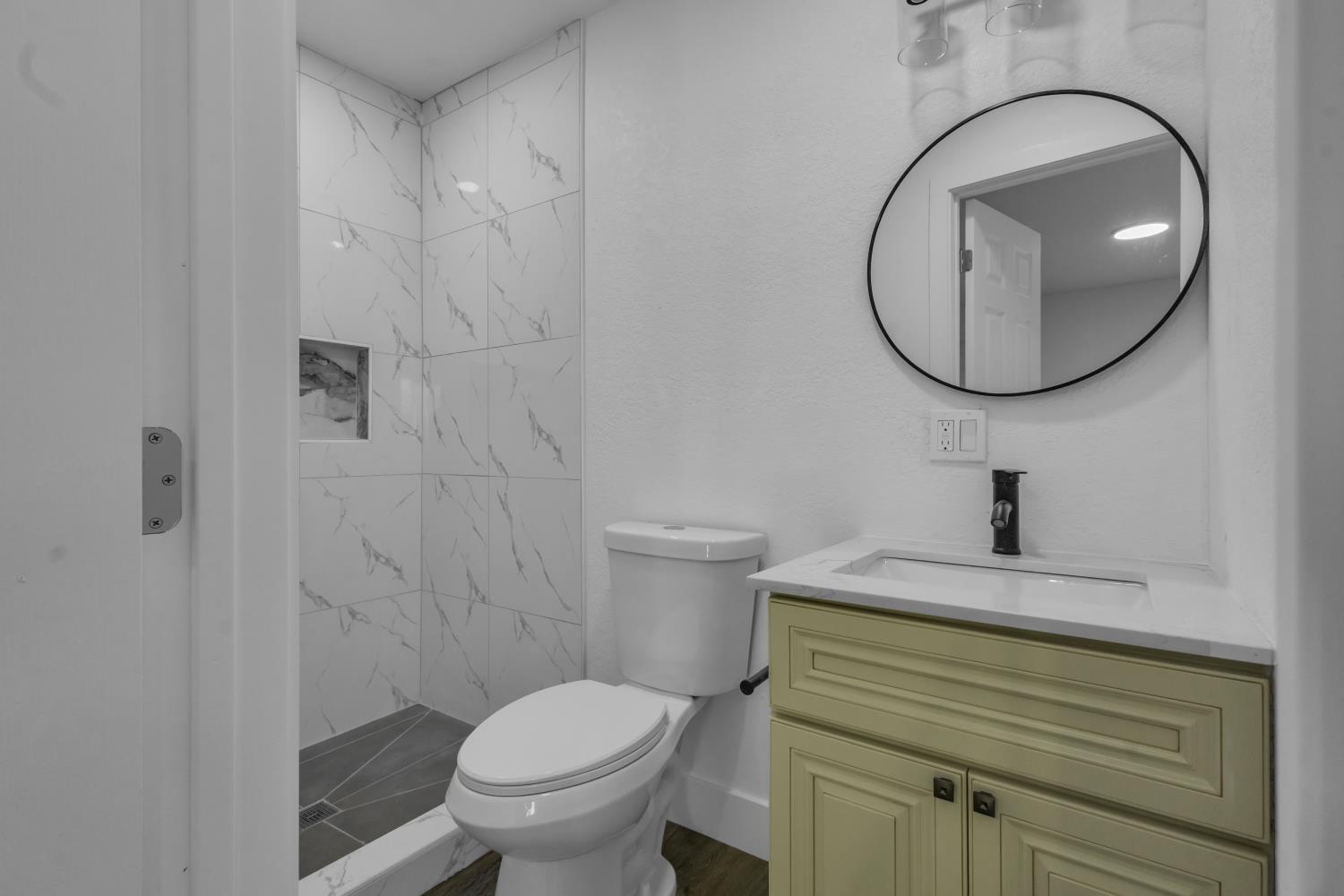 4825 Second St, Modesto, CA 95319
