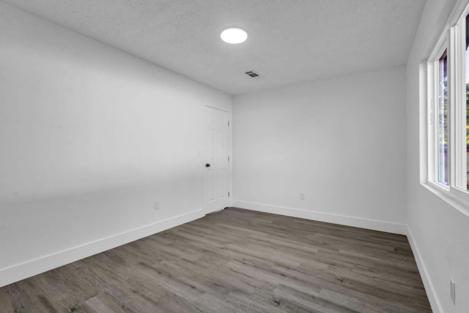 4825 Second St, Modesto, CA 95319