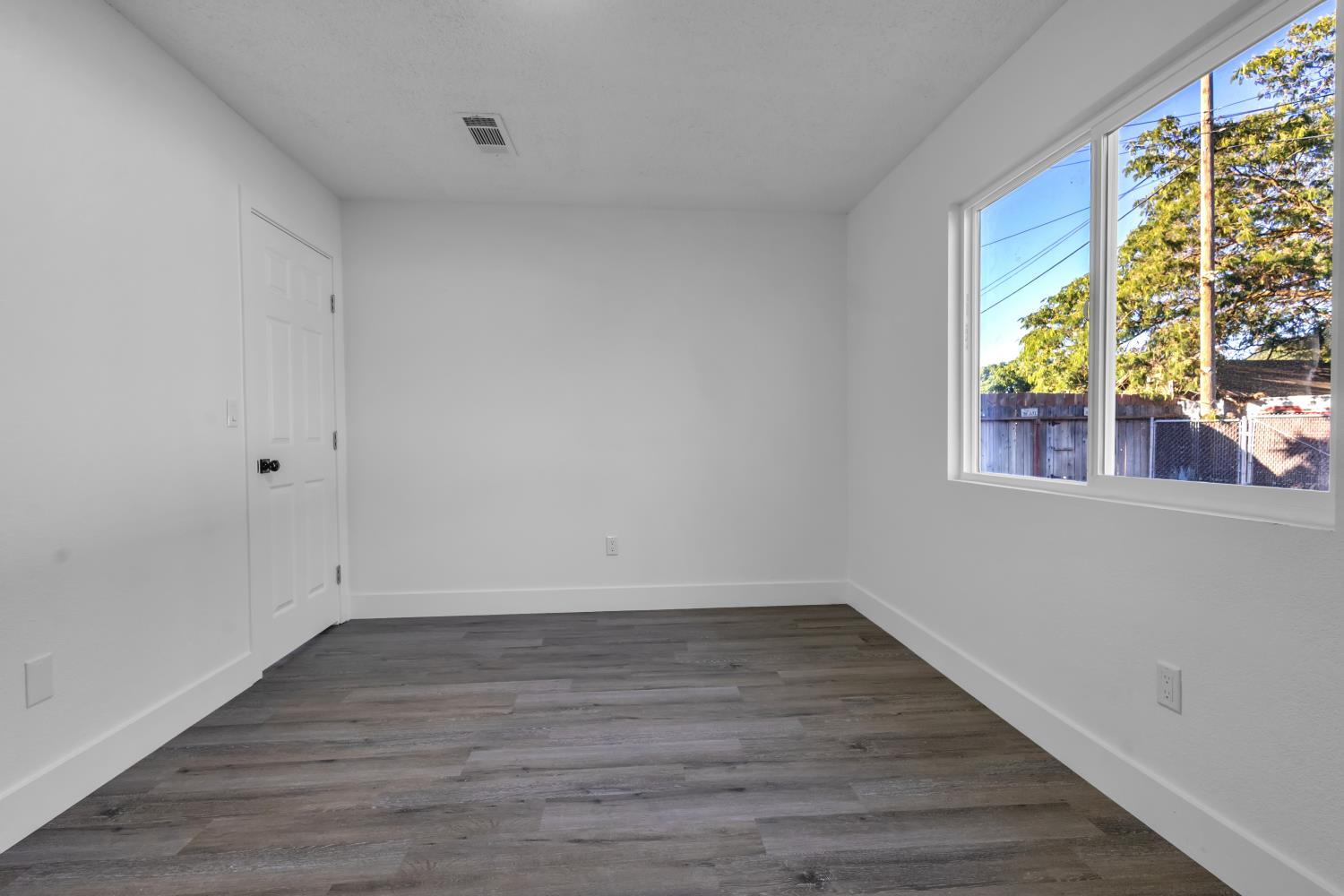 4825 Second St, Modesto, CA 95319