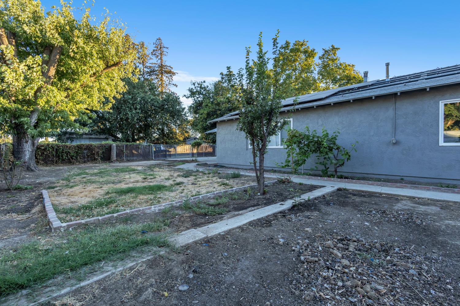 4825 Second St, Modesto, CA 95319