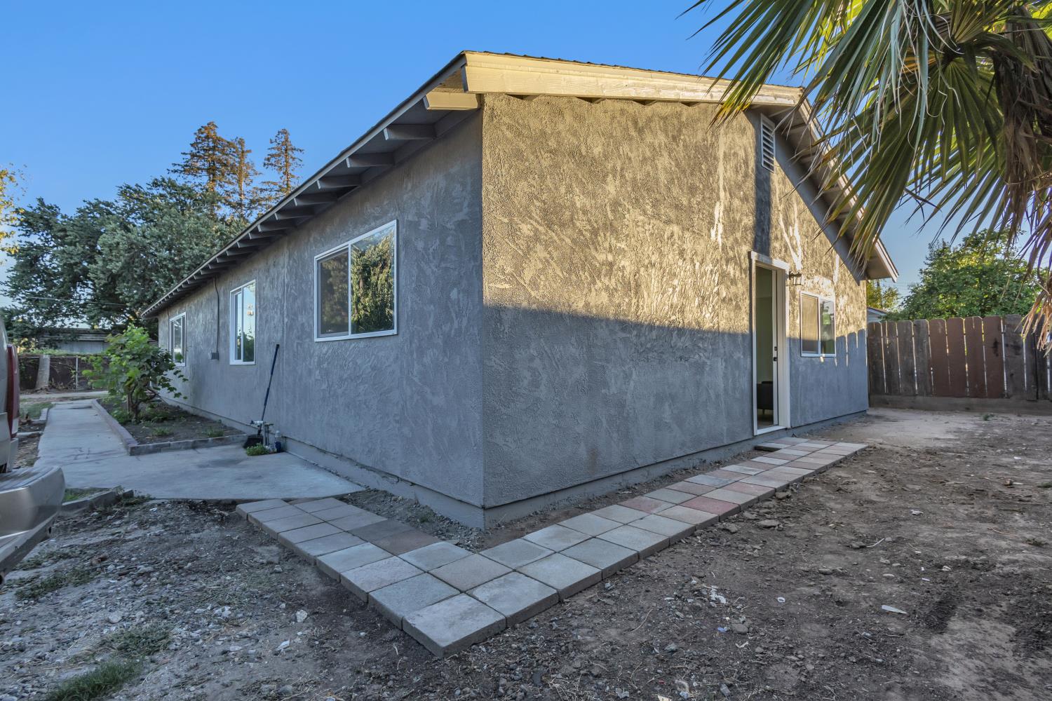 4825 Second St, Modesto, CA 95319