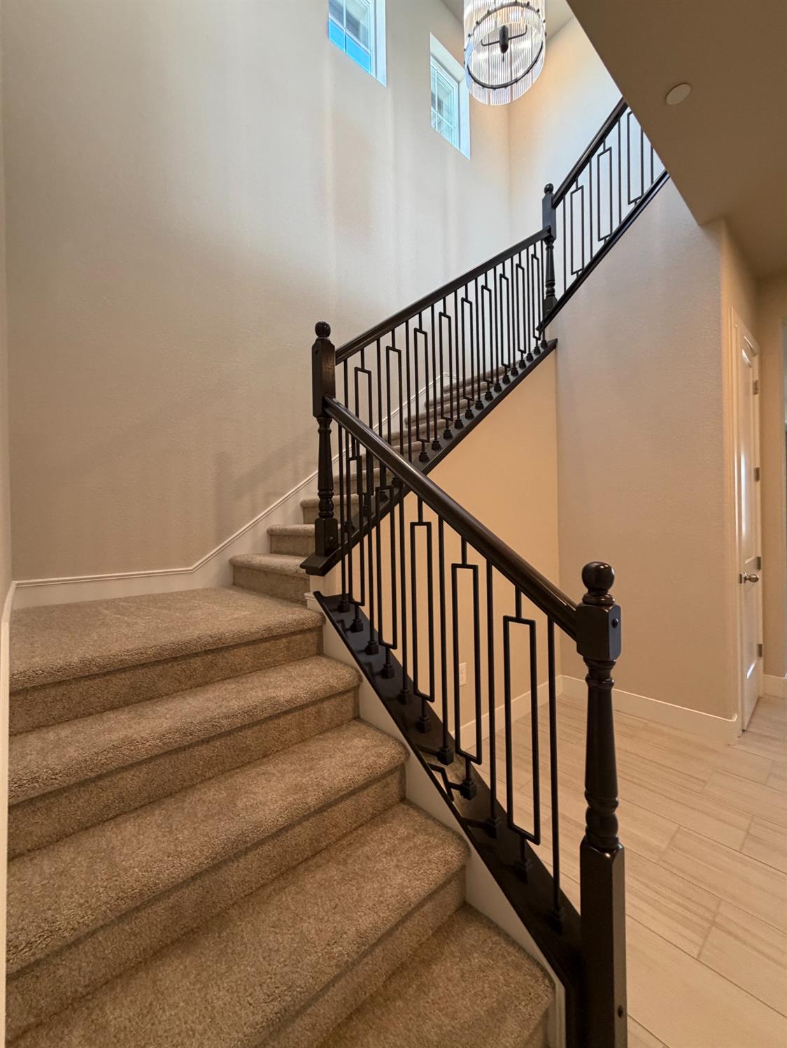 375 S Hot Springs Dr, Manteca, CA 95337