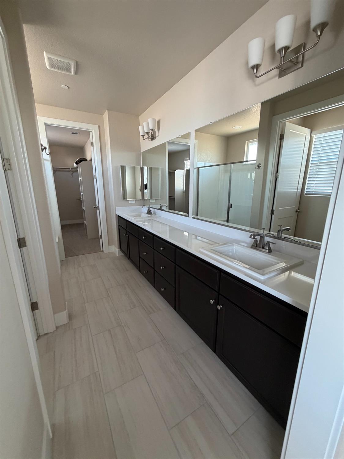375 S Hot Springs Dr, Manteca, CA 95337