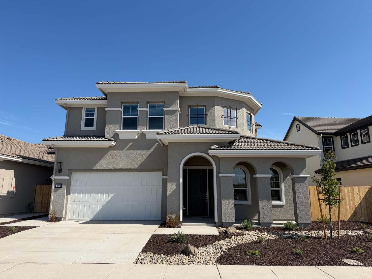 367 Hot Springs Dr, Manteca, CA 95337