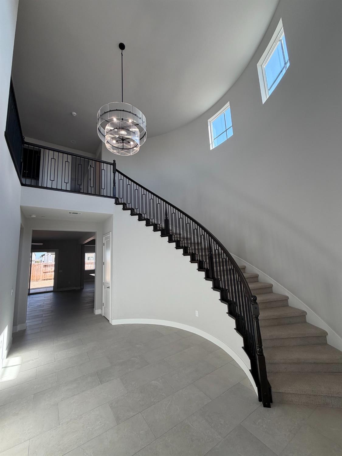 367 Hot Springs Dr, Manteca, CA 95337