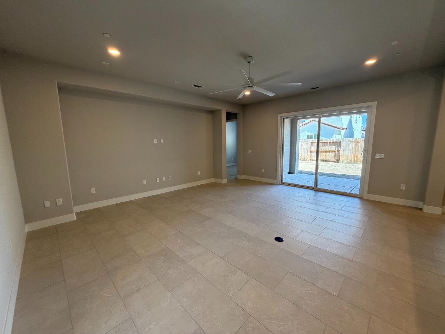 367 Hot Springs Dr, Manteca, CA 95337