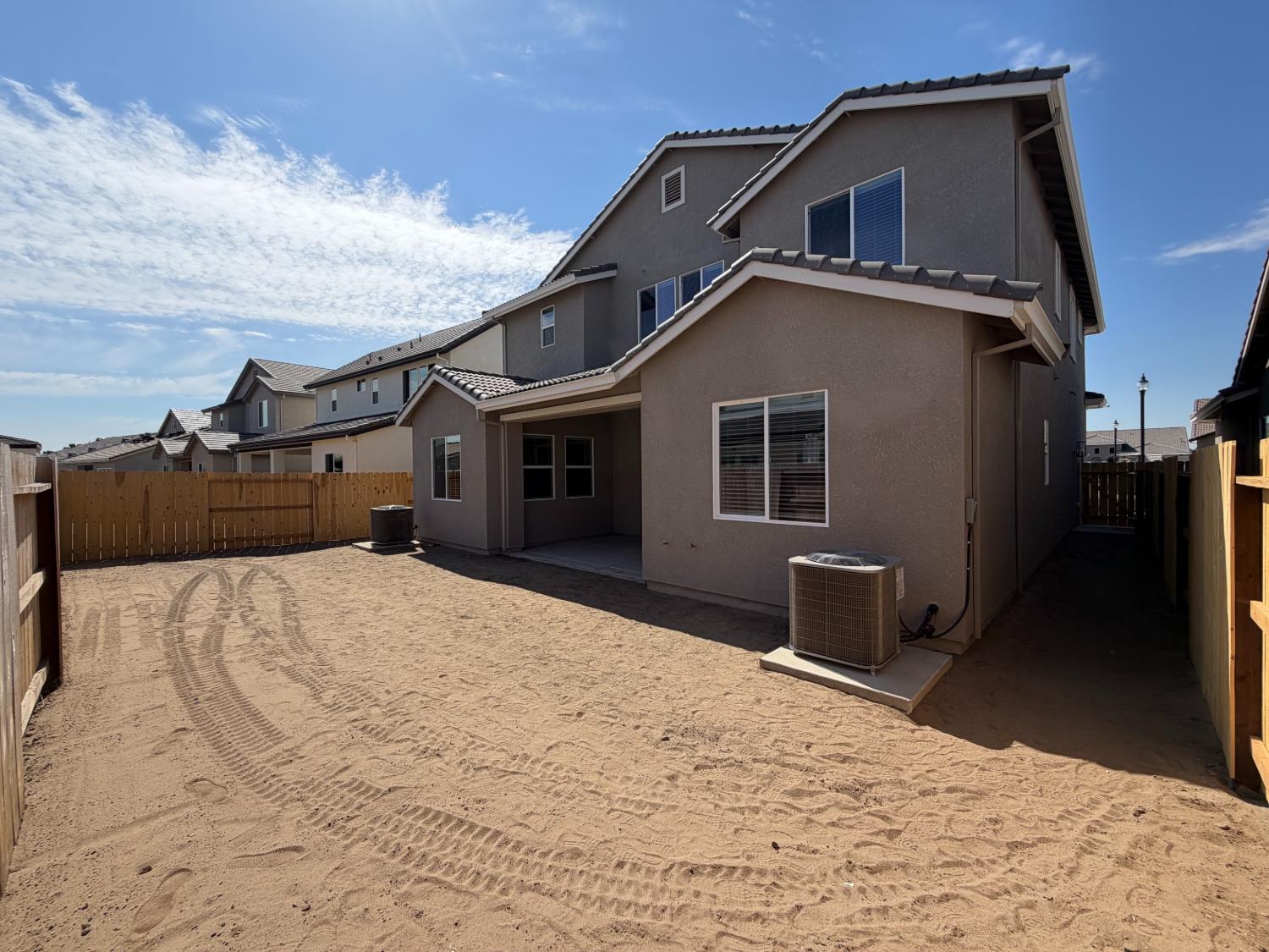 367 Hot Springs Dr, Manteca, CA 95337
