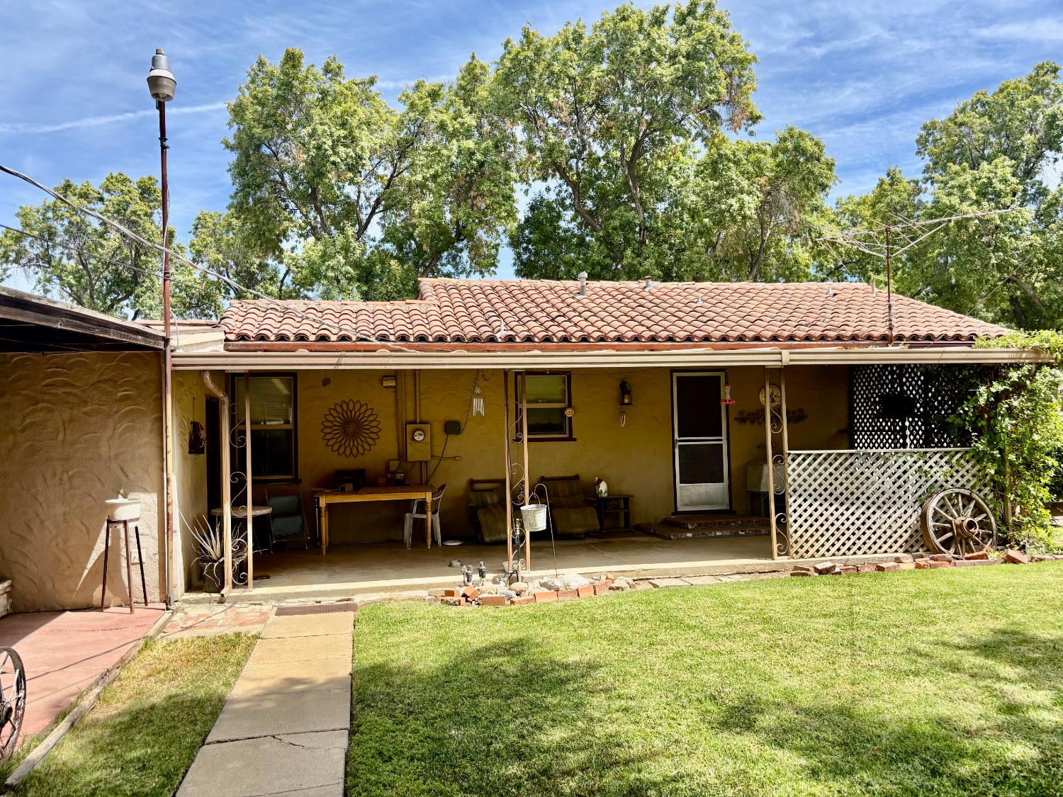 520 N 4th St, Patterson, CA 95363