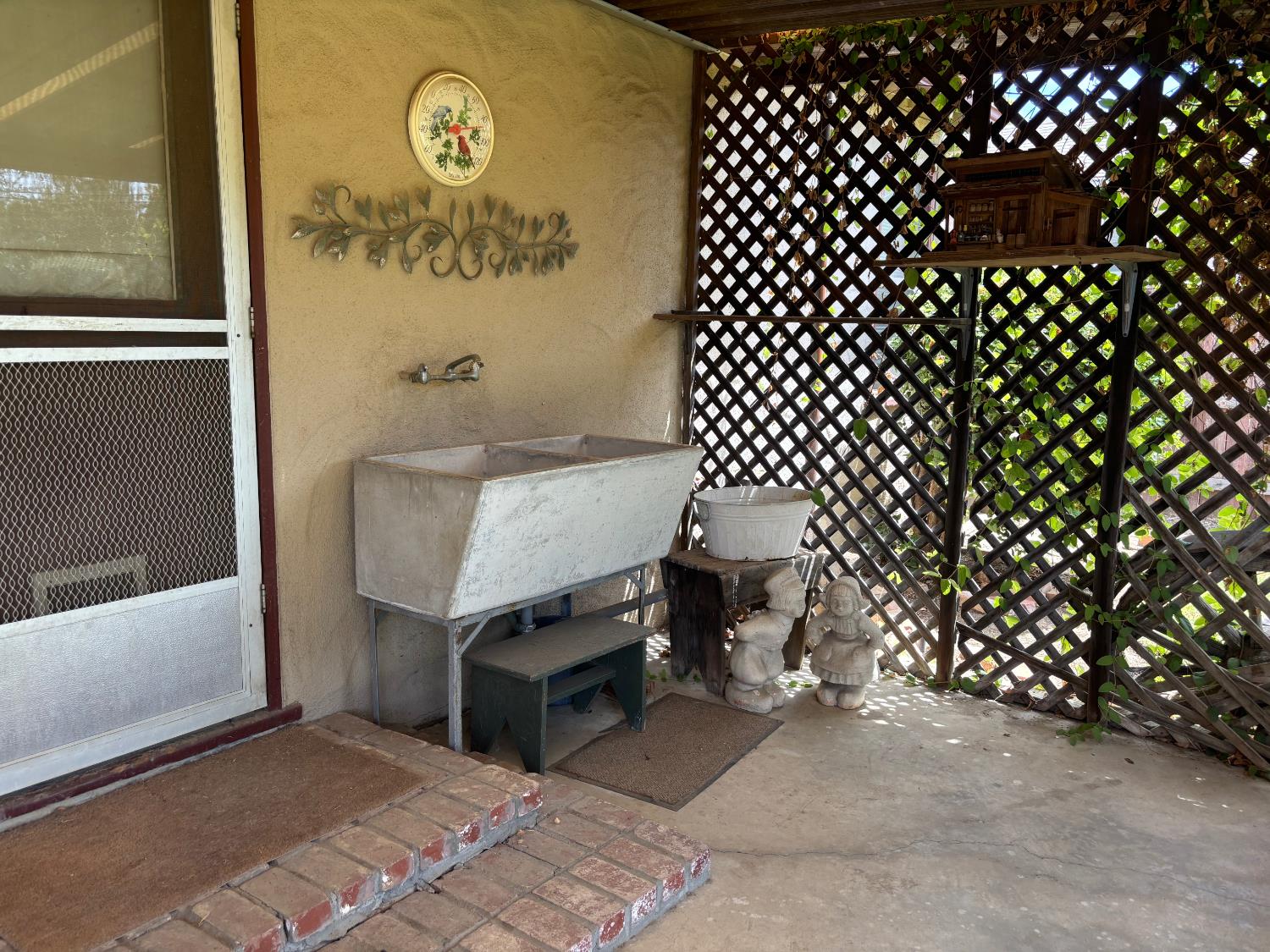 520 N 4th St, Patterson, CA 95363