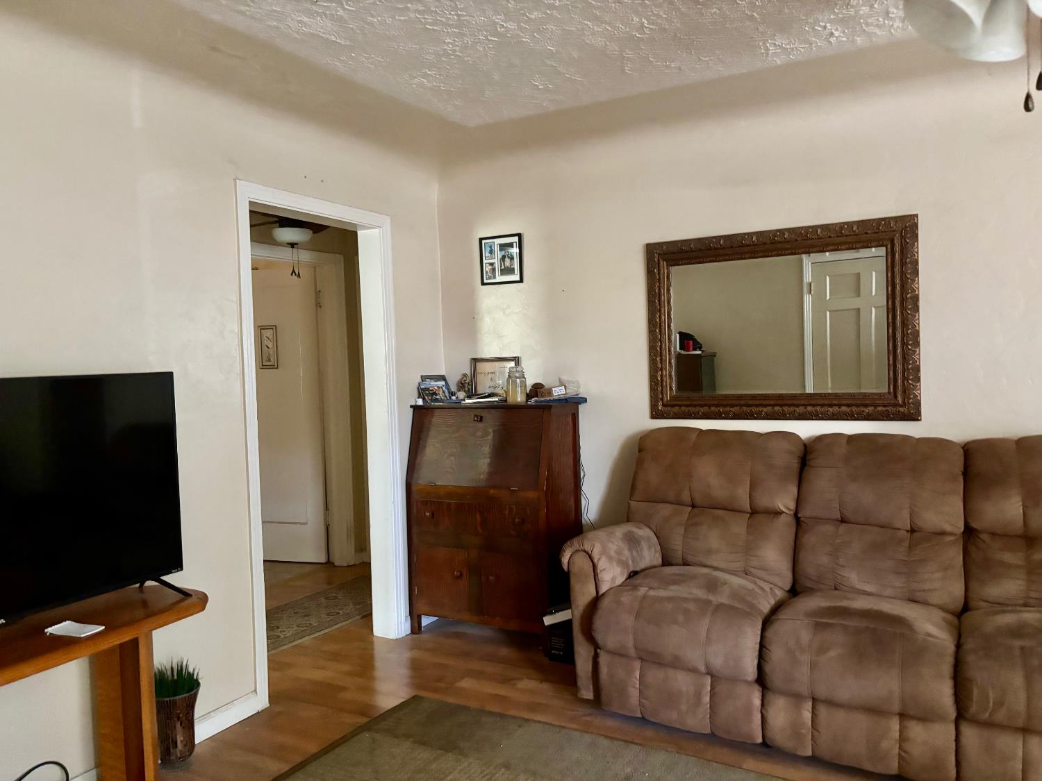 520 N 4th St, Patterson, CA 95363