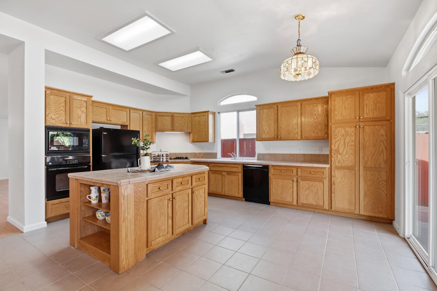 1737 Mable Ave, Modesto, CA 95355