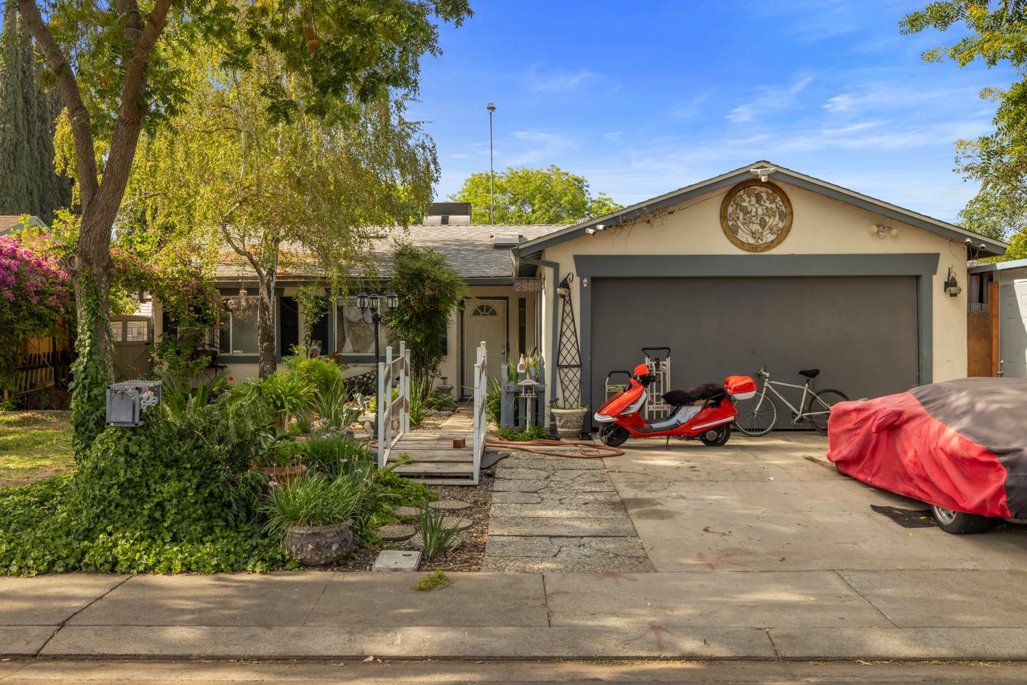 2908 Bateman Ln, Modesto, CA 95354