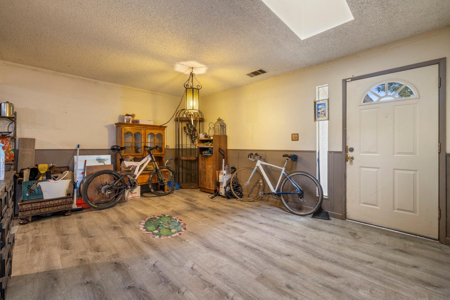 2908 Bateman Ln, Modesto, CA 95354