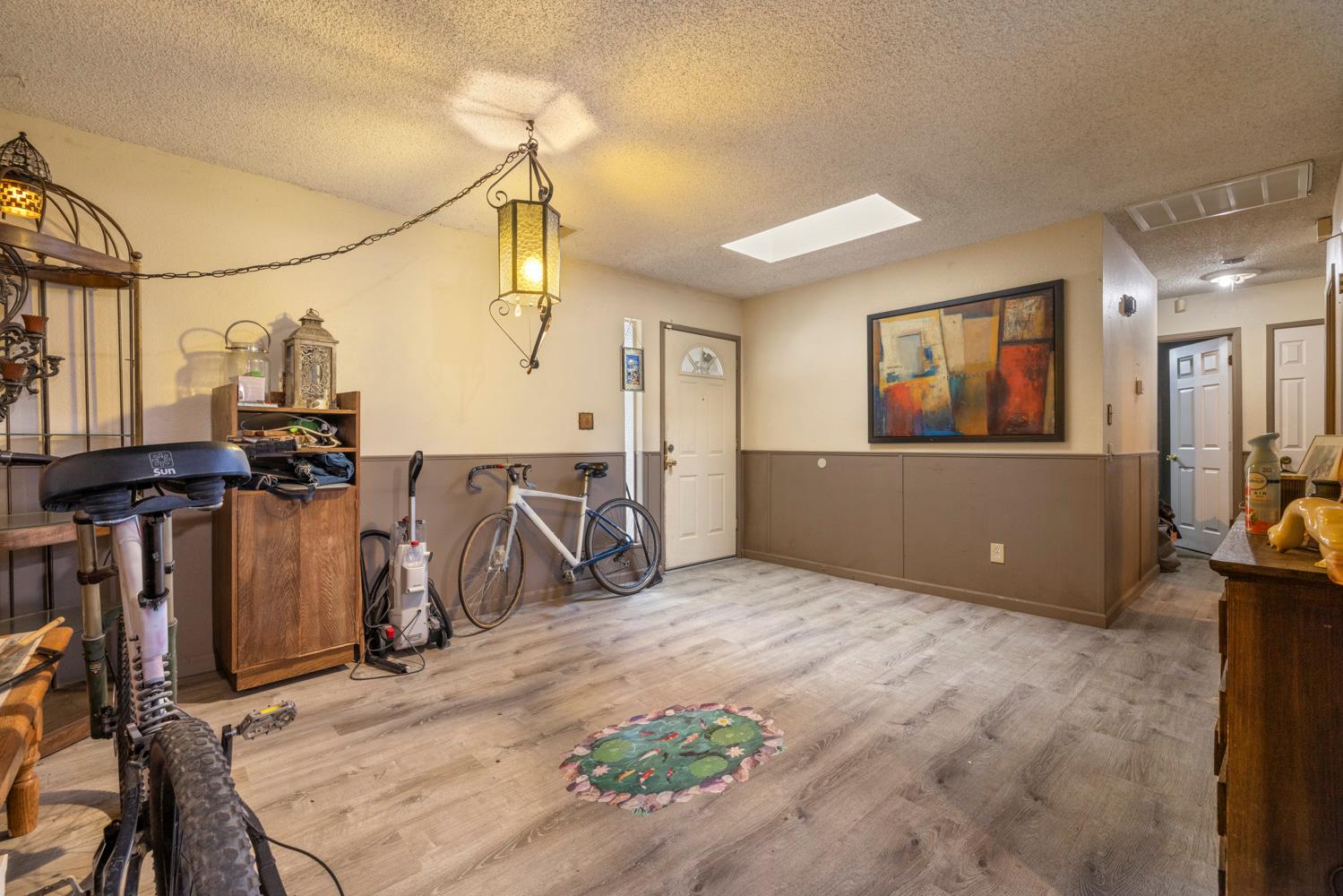 2908 Bateman Ln, Modesto, CA 95354