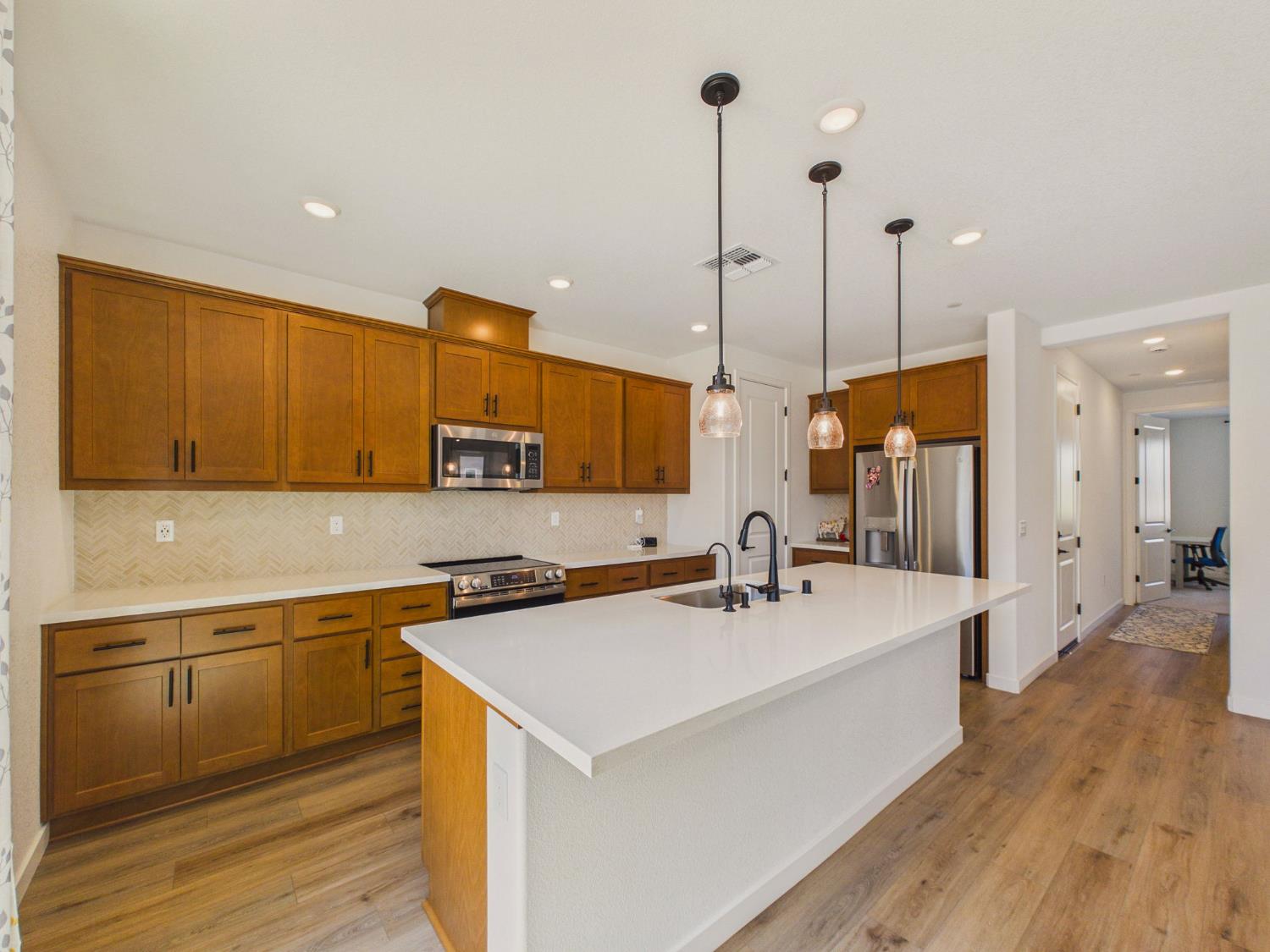 3276 Oak Trail Dr, Manteca, CA 95337