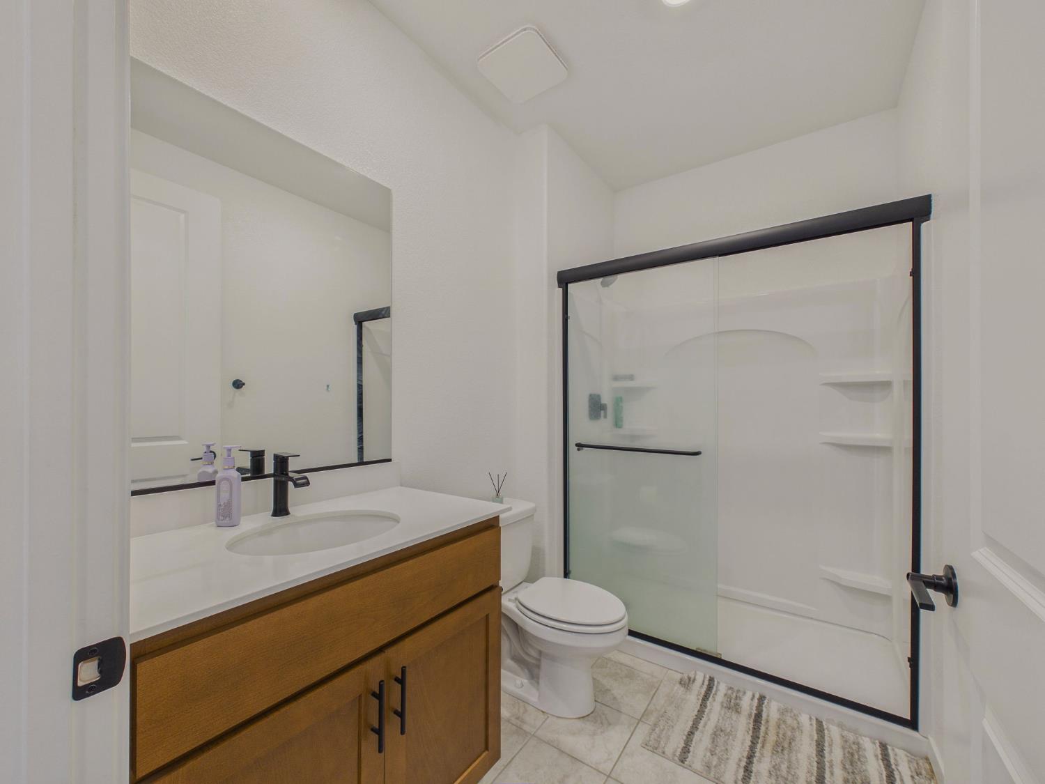 3276 Oak Trail Dr, Manteca, CA 95337