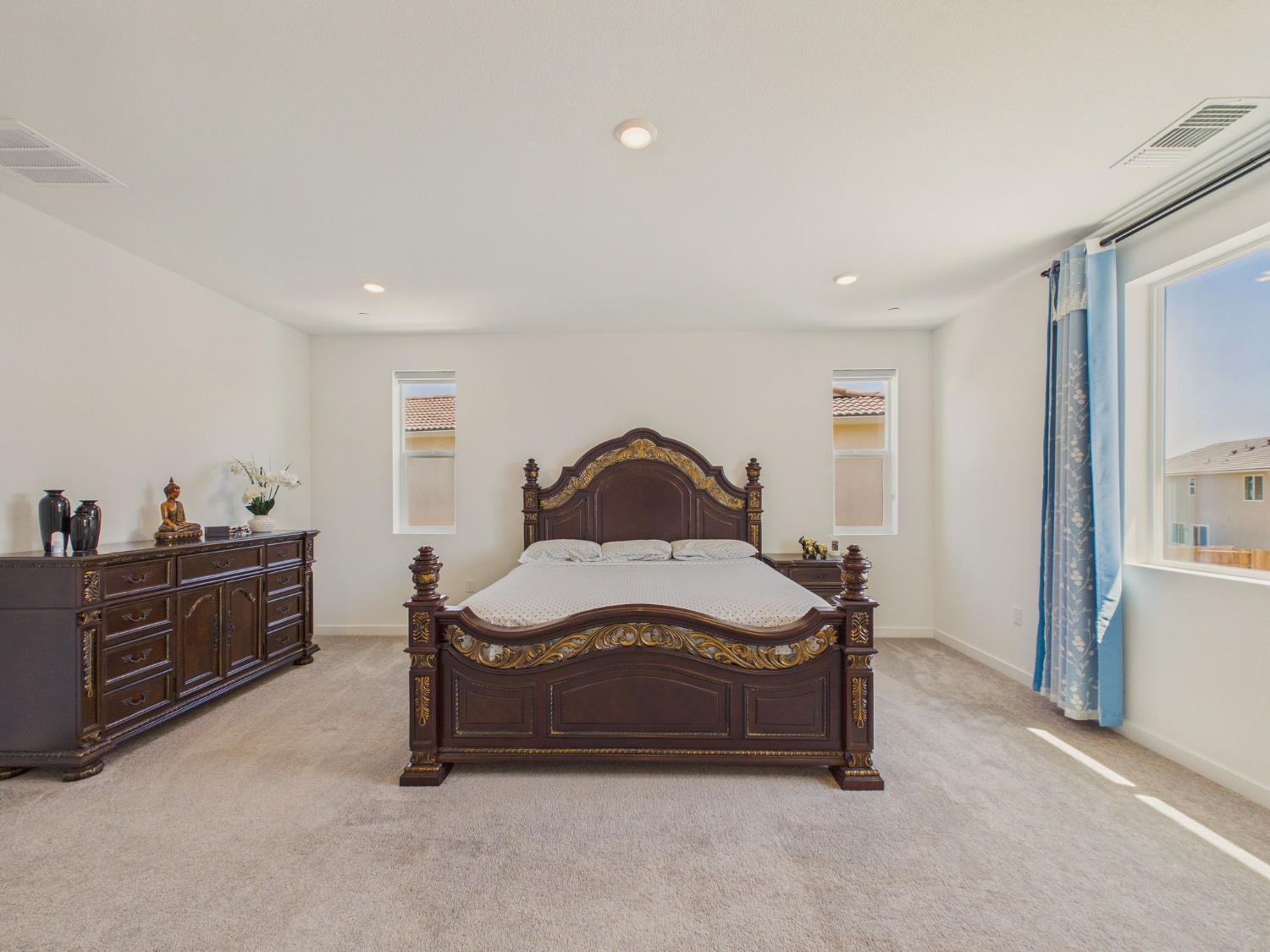 3276 Oak Trail Dr, Manteca, CA 95337