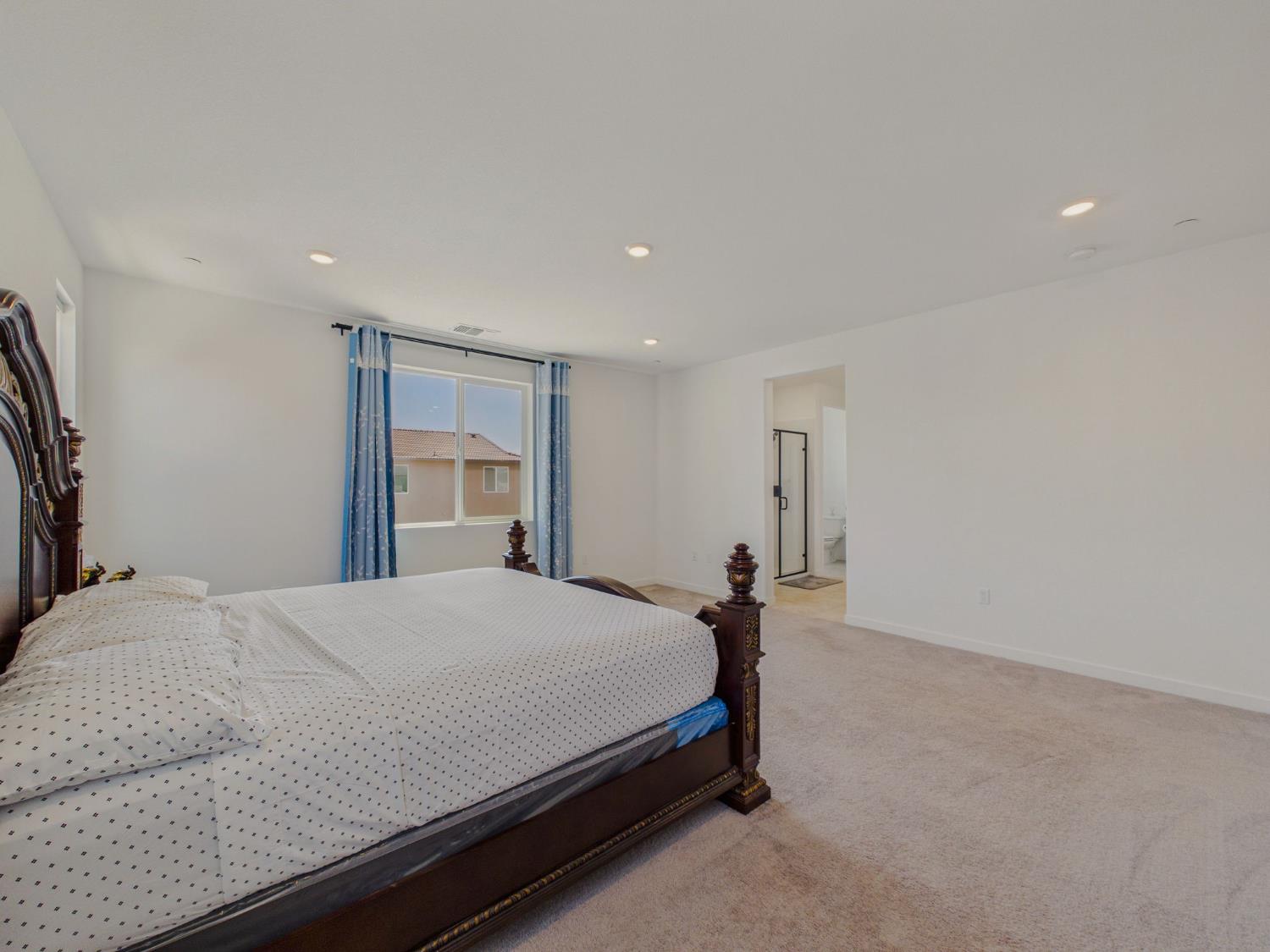 3276 Oak Trail Dr, Manteca, CA 95337