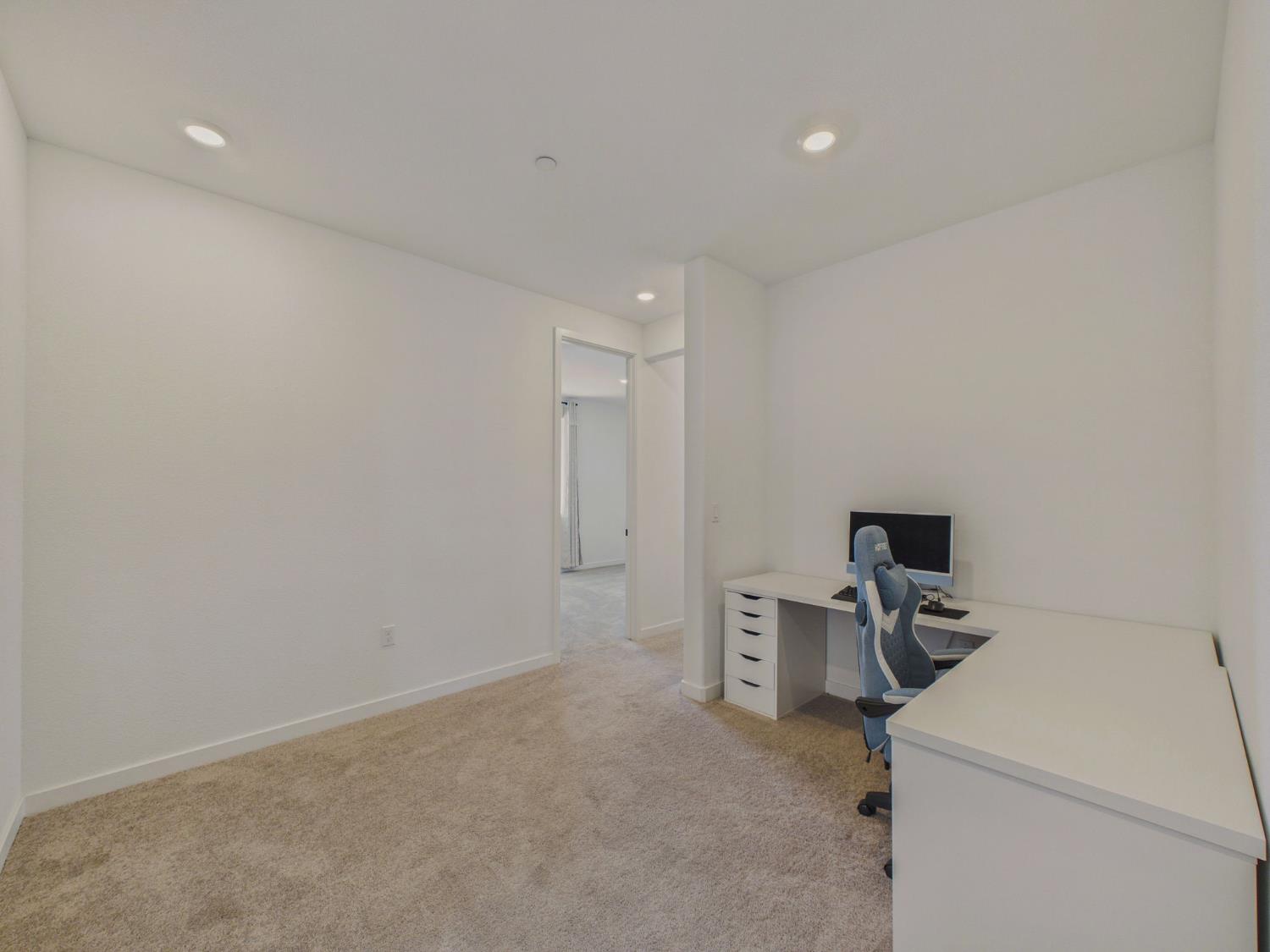 3276 Oak Trail Dr, Manteca, CA 95337