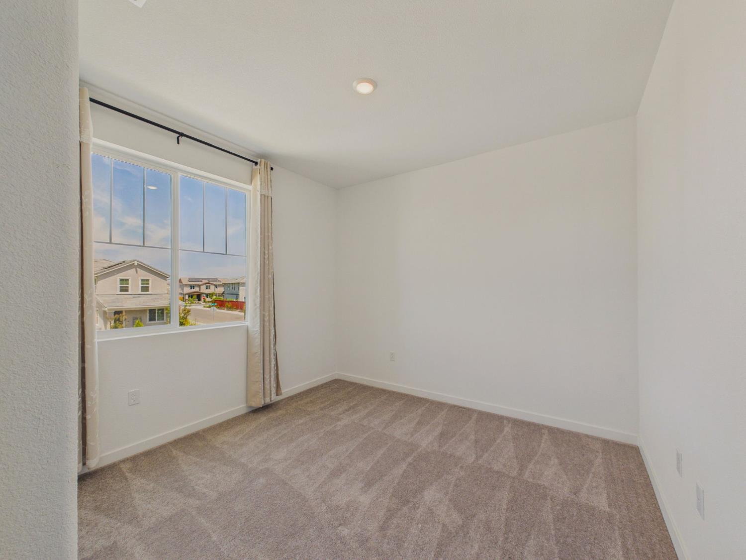 3276 Oak Trail Dr, Manteca, CA 95337