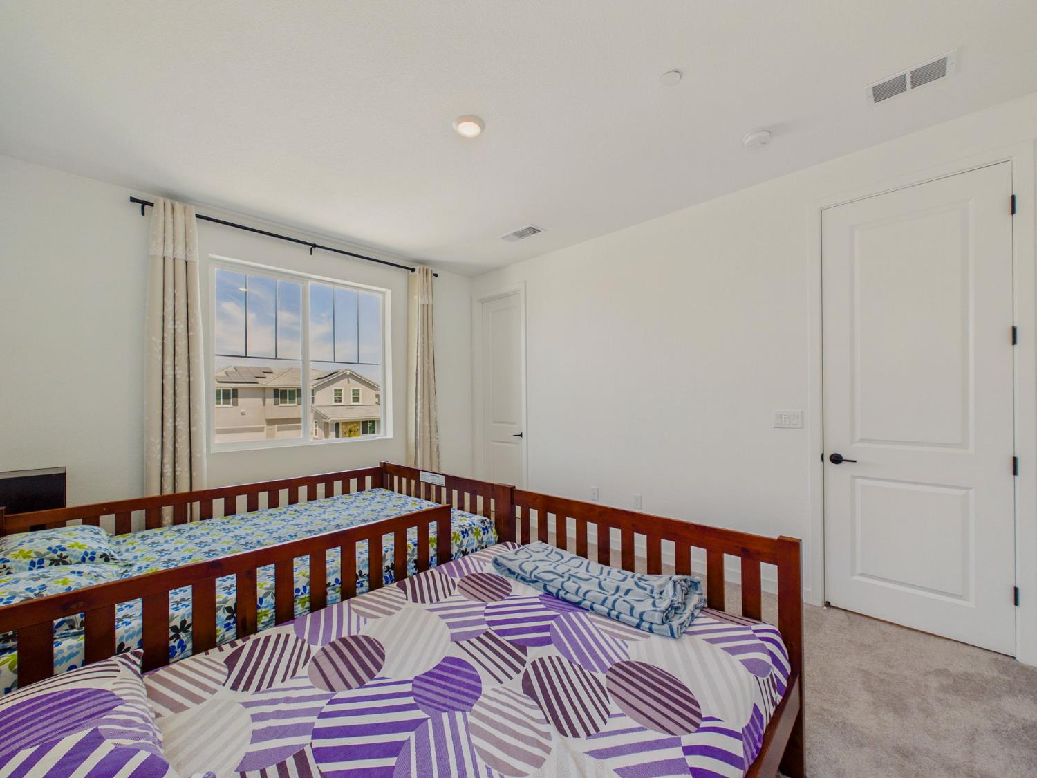 3276 Oak Trail Dr, Manteca, CA 95337