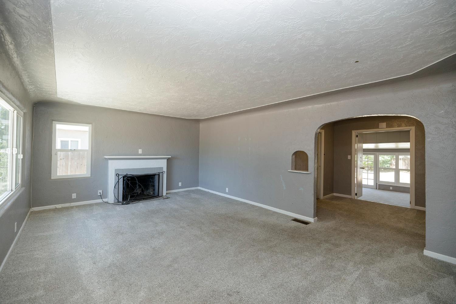 325 Oakshire Ave, Modesto, CA 95354