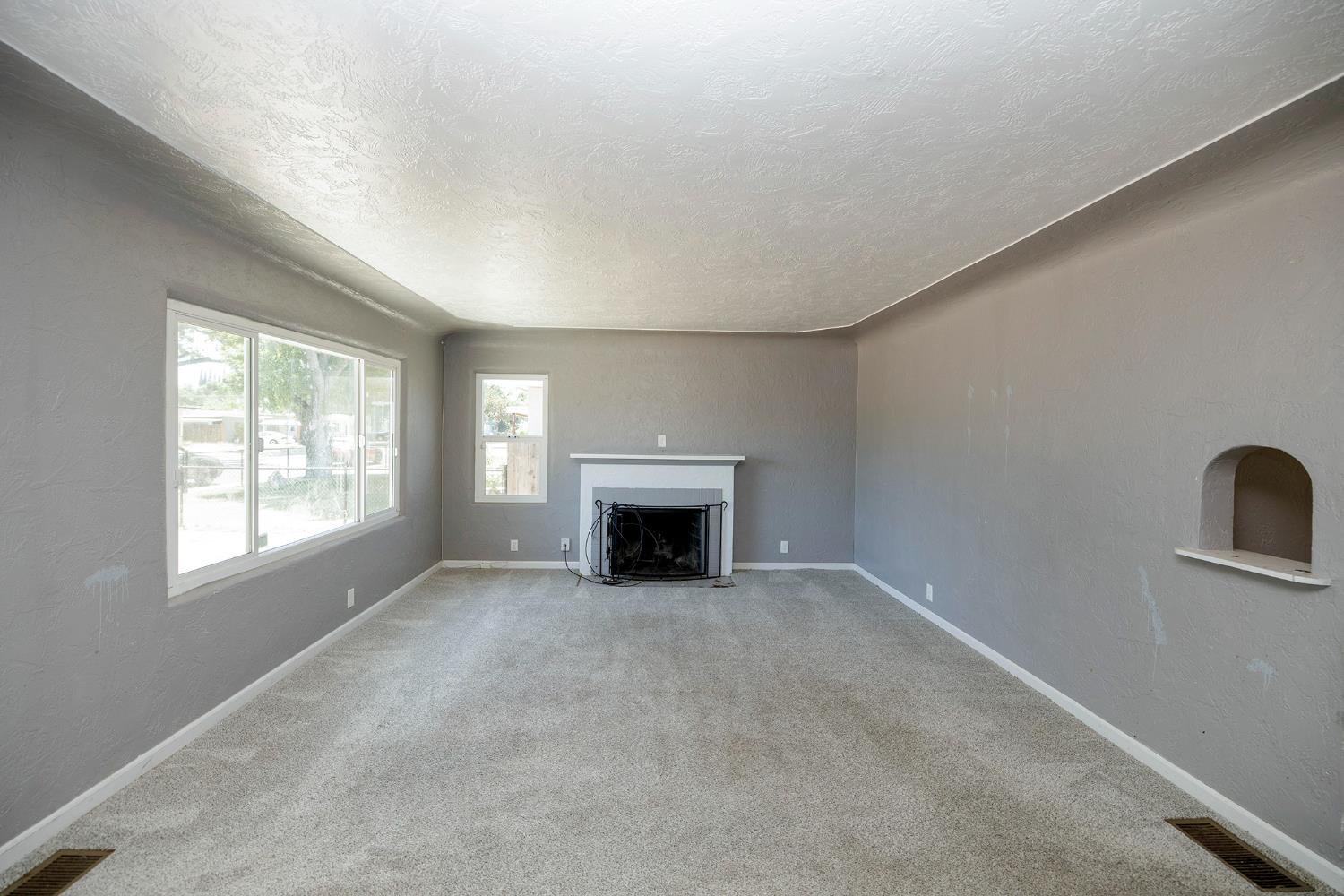 325 Oakshire Ave, Modesto, CA 95354