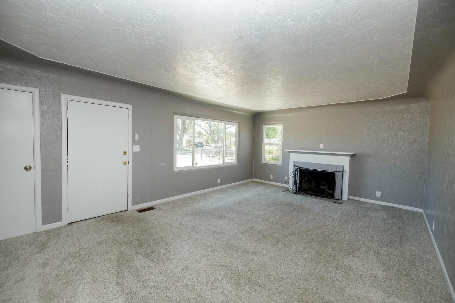 325 Oakshire Ave, Modesto, CA 95354