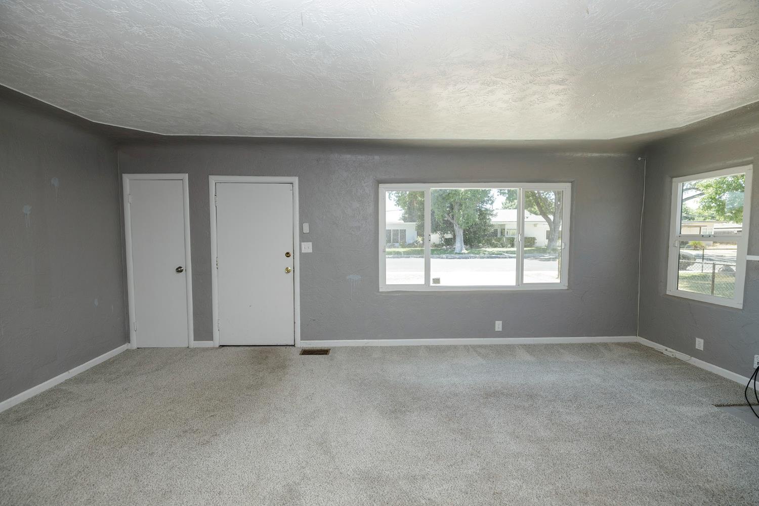 325 Oakshire Ave, Modesto, CA 95354