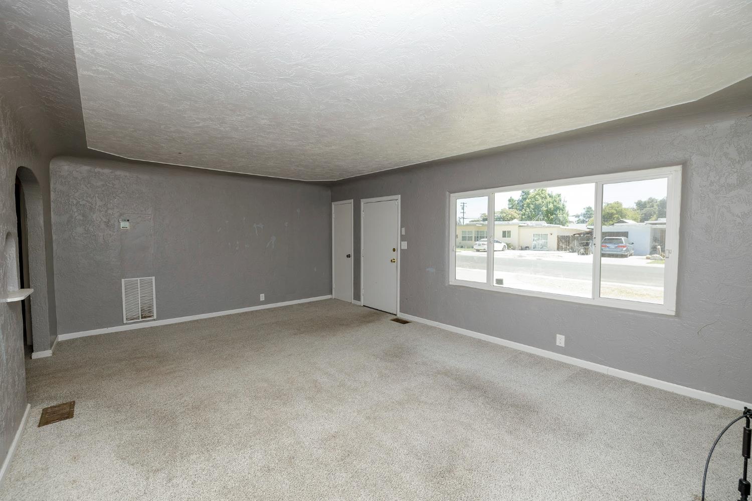 325 Oakshire Ave, Modesto, CA 95354