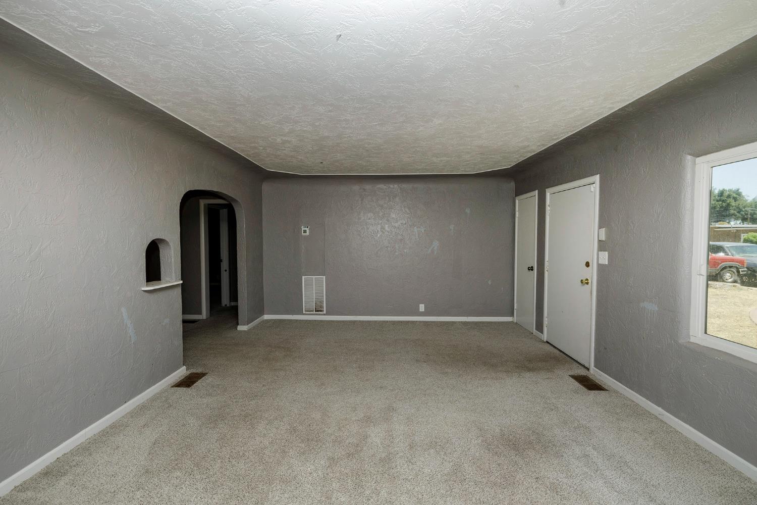 325 Oakshire Ave, Modesto, CA 95354
