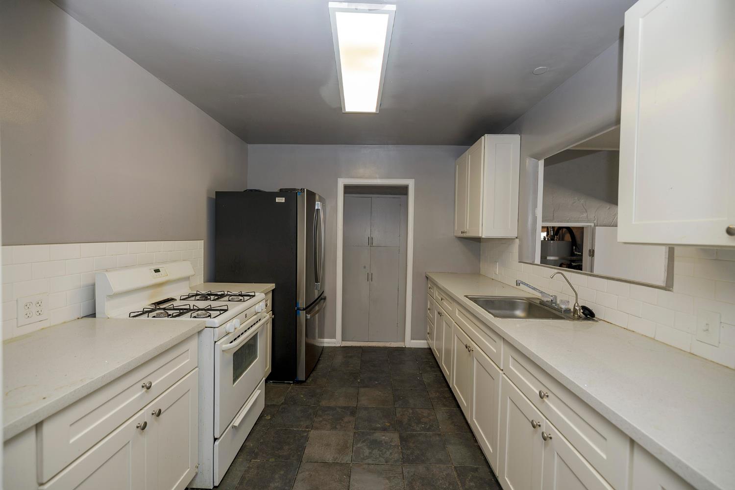 325 Oakshire Ave, Modesto, CA 95354