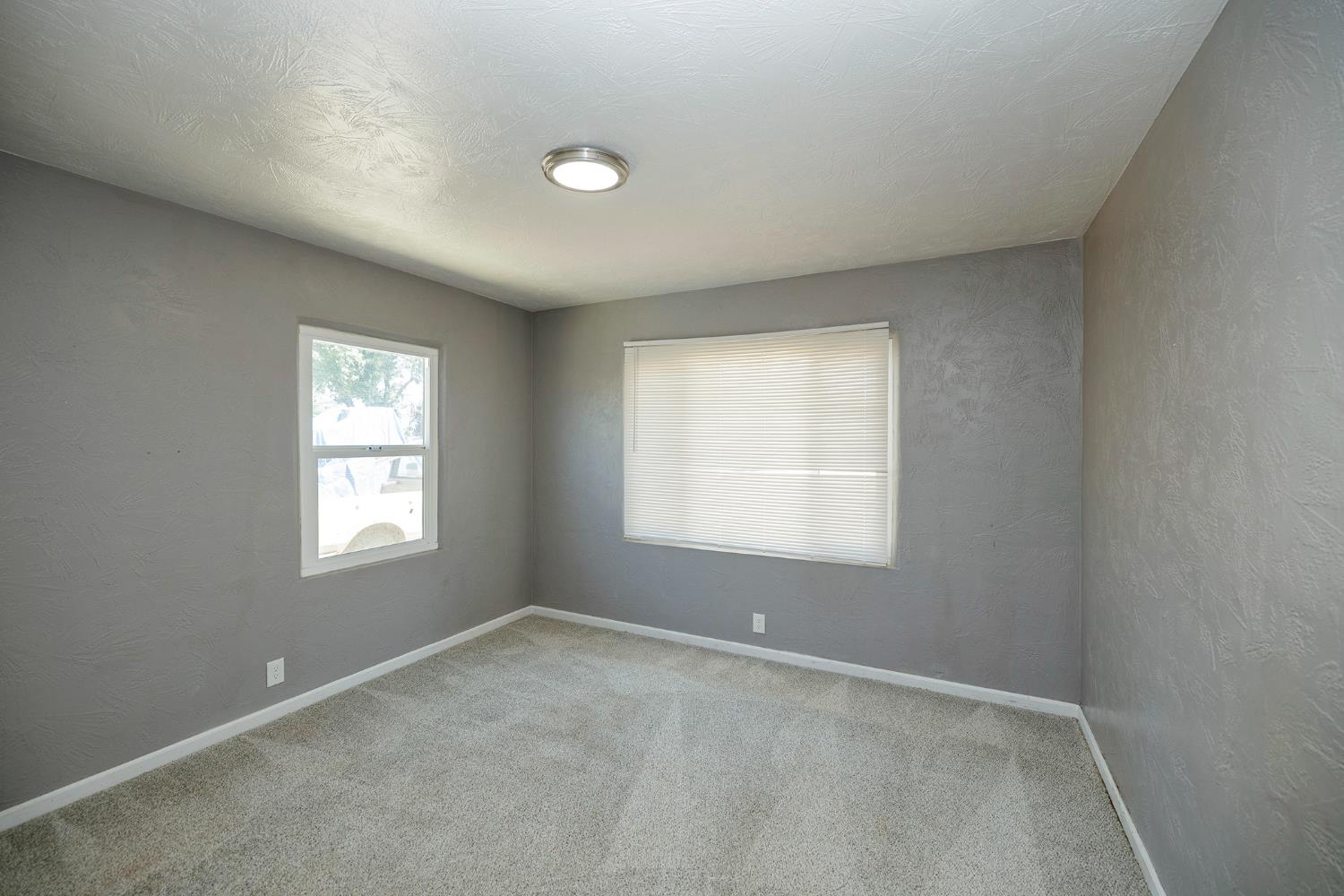 325 Oakshire Ave, Modesto, CA 95354