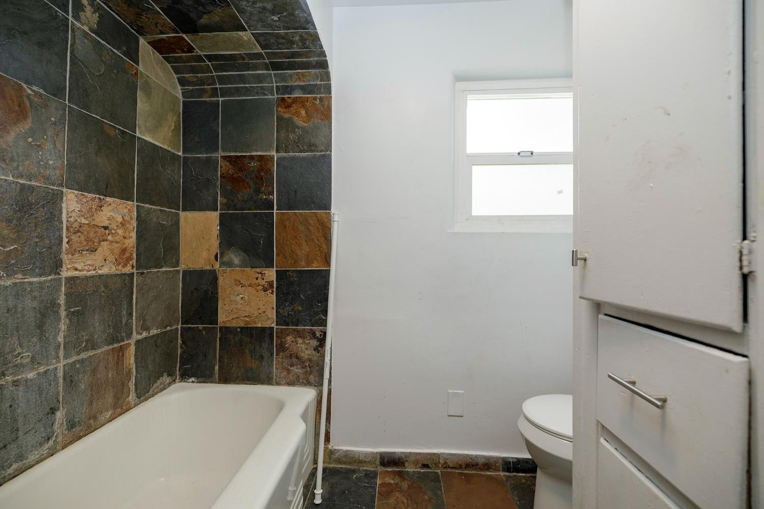 325 Oakshire Ave, Modesto, CA 95354
