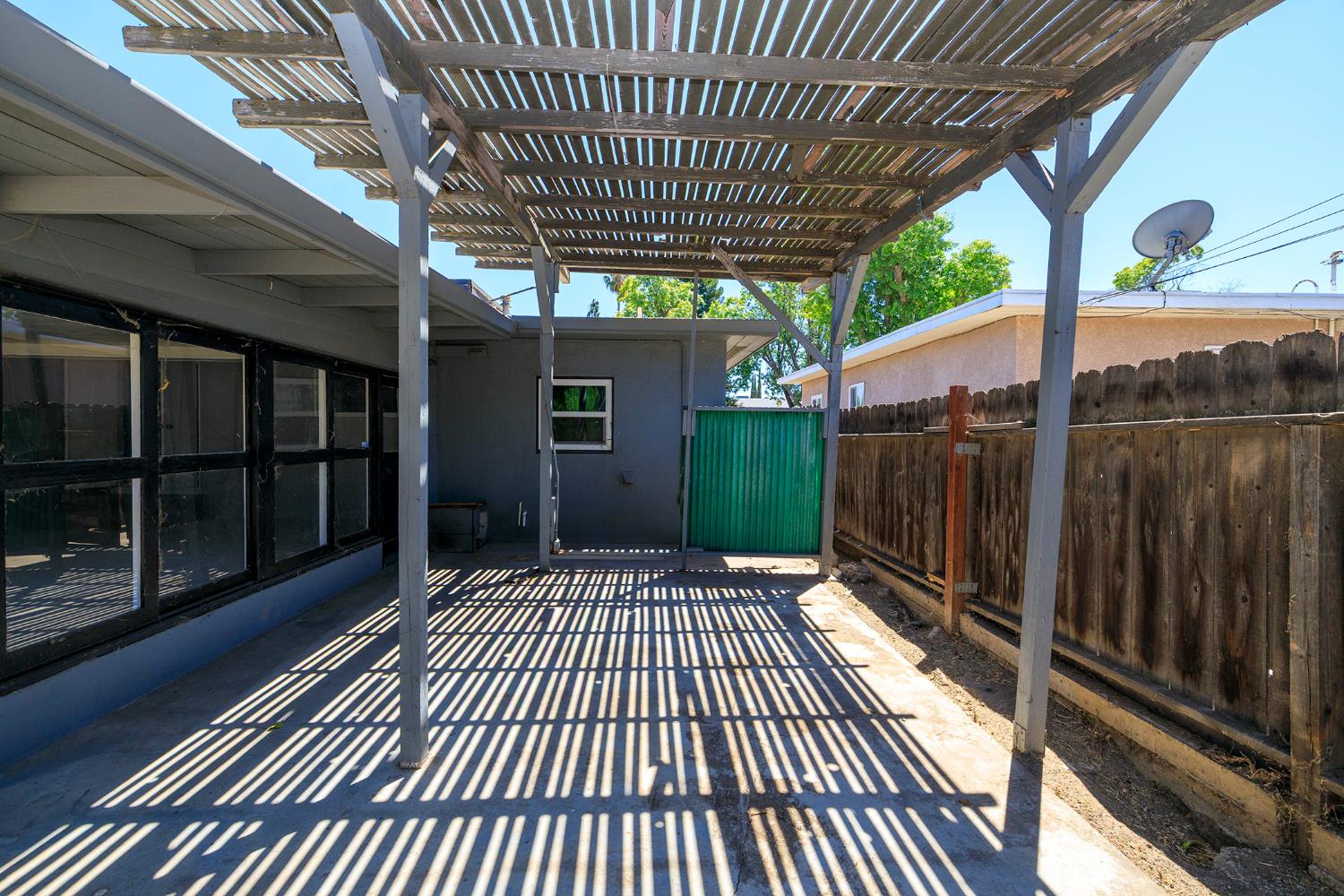 325 Oakshire Ave, Modesto, CA 95354